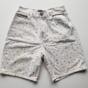 Vintage daisey print high rise shorts, size 27